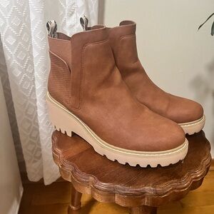 Women’s Chelsea Lug Sole Ankle Boots - Brown